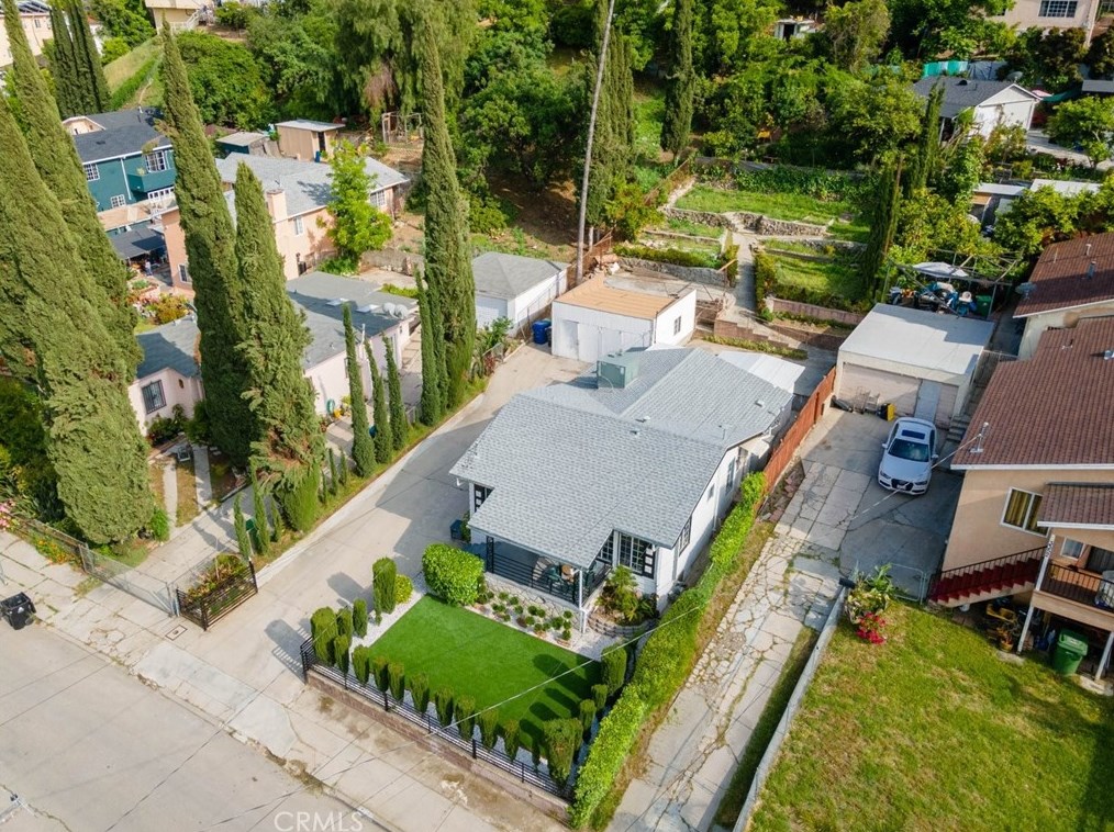 3356 Isabel Dr, Los Angeles CA  90065-2609 exterior