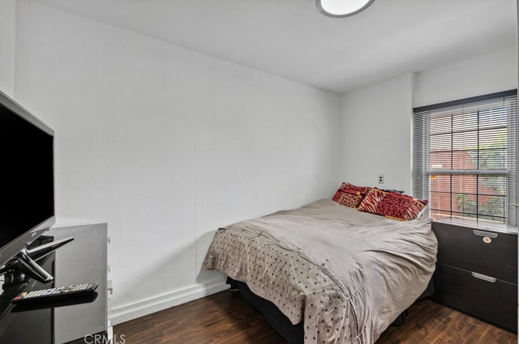 3356 Isabel Dr, Los Angeles CA  90065-2609 exterior