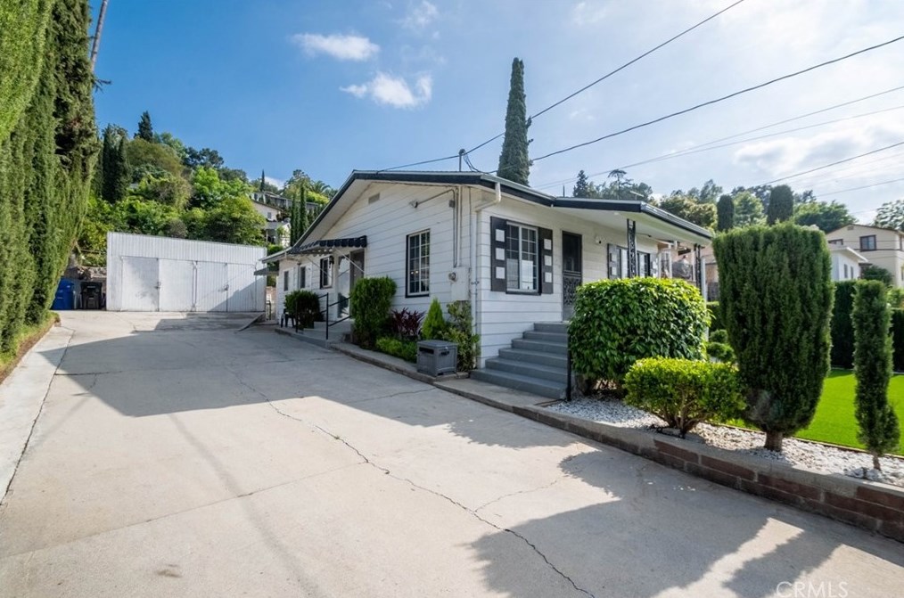 3356 Isabel Dr, Los Angeles CA  90065-1931 exterior