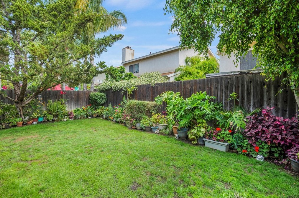 11339 Dronfield Ave, Los Angeles, CA 91331-1404