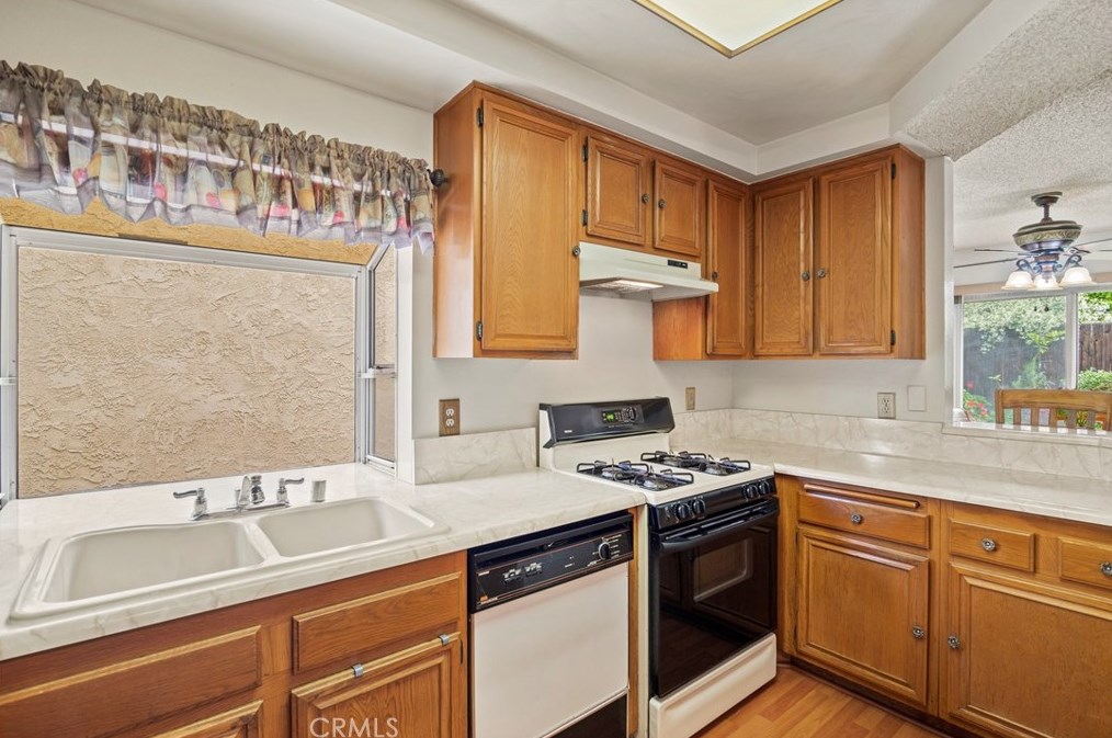 11339 Dronfield Ave, Los Angeles CA  91331-1060 exterior