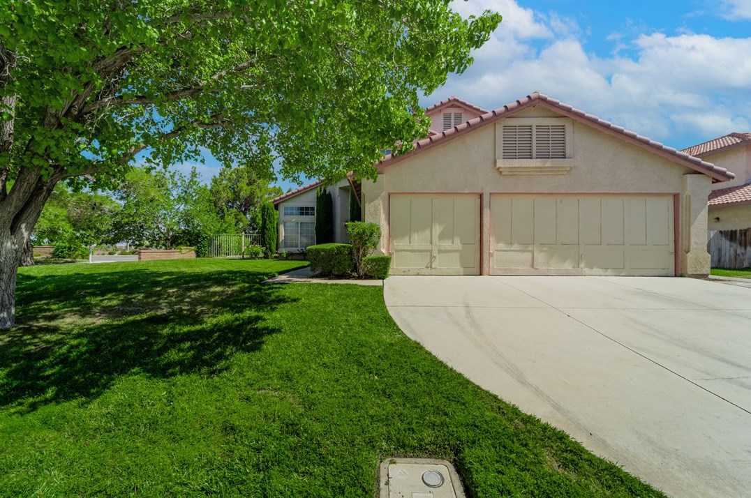 2035 Sandstone Ct, Palmdale, CA 93551-4173