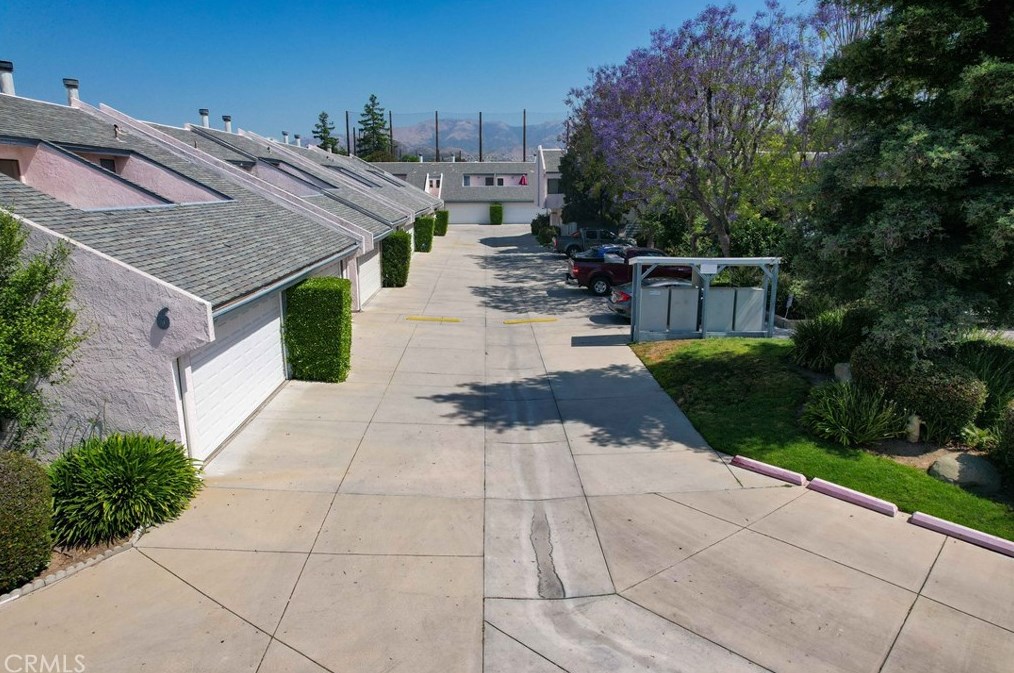 21333 Lassen St, Chatsworth CA  91311-4203 exterior