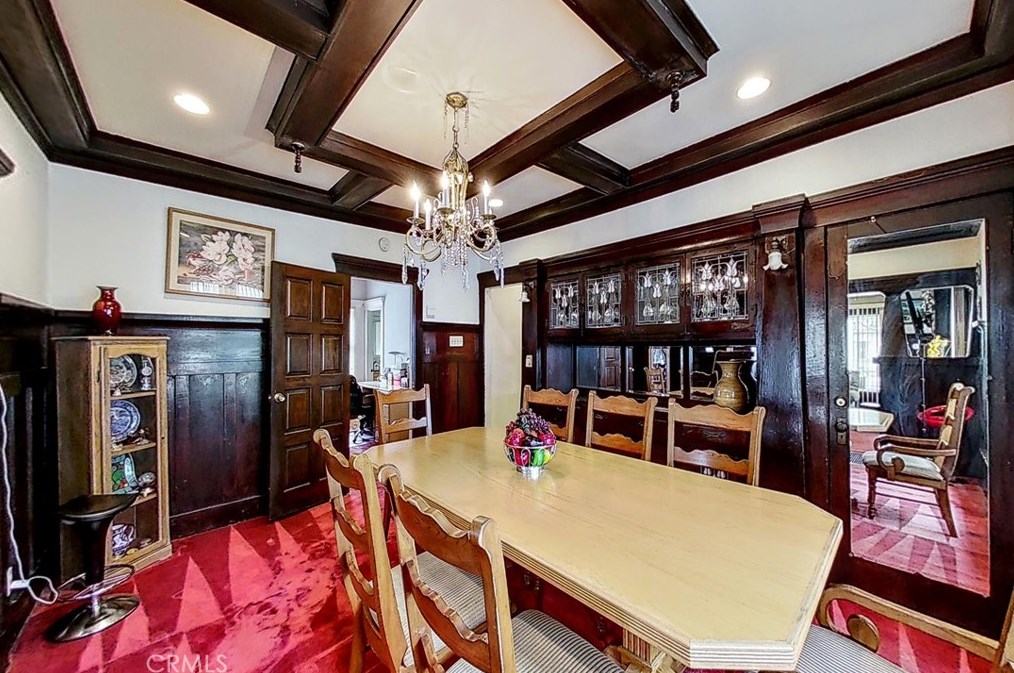 1223 37th Dr, Los Angeles CA  90018-4407 exterior