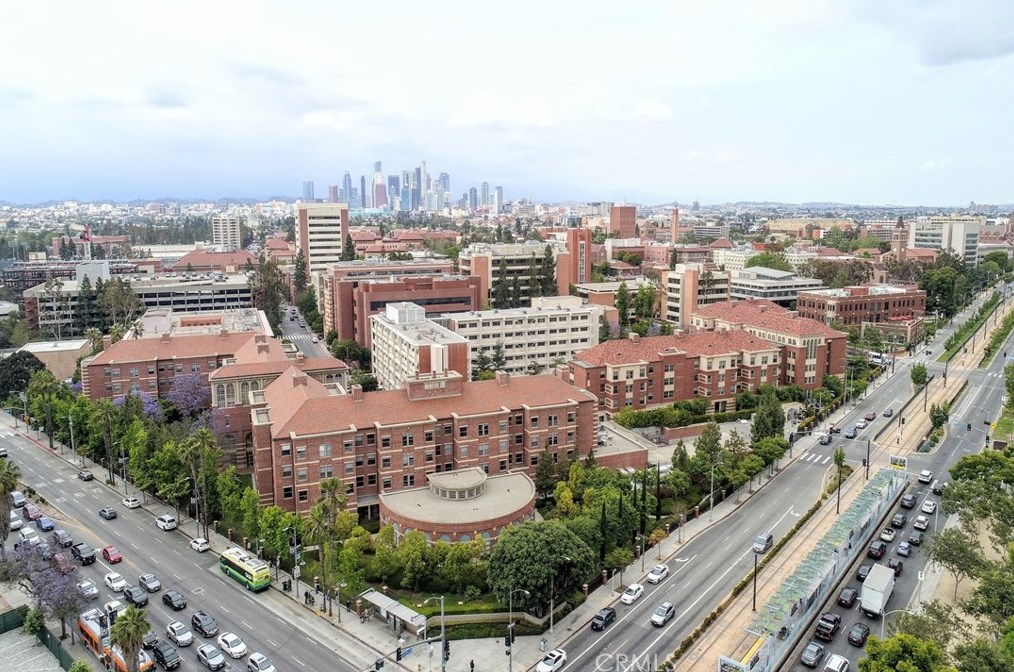 1223 37th Dr, Los Angeles CA  90018-4407 exterior