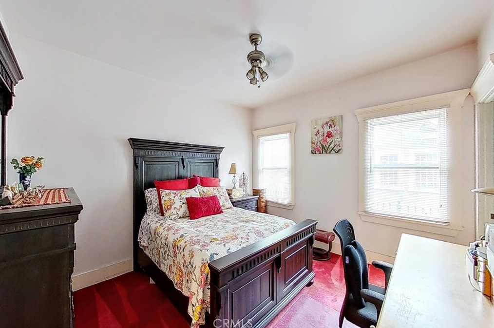 1223 37th Dr, Los Angeles CA  90018-4407 exterior