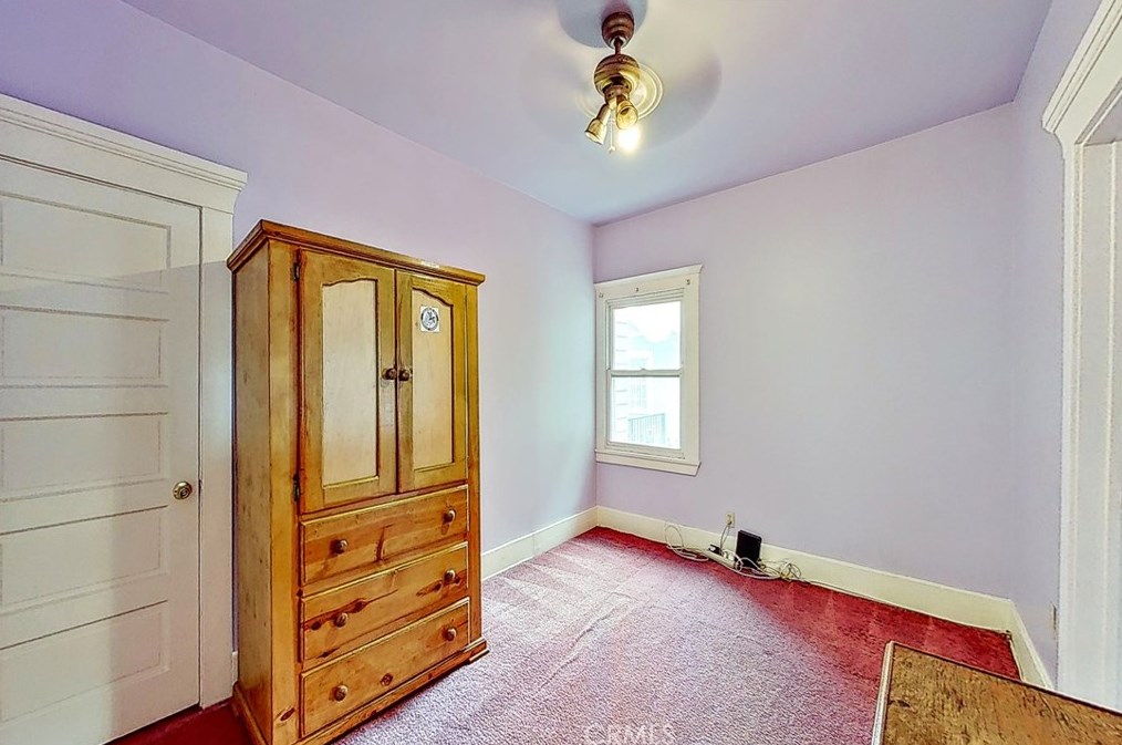 1223 37th Dr, Los Angeles CA  90018-4407 exterior