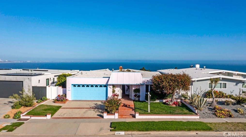 3720 Malibu Vista Dr, Malibu CA  90265-5607 exterior