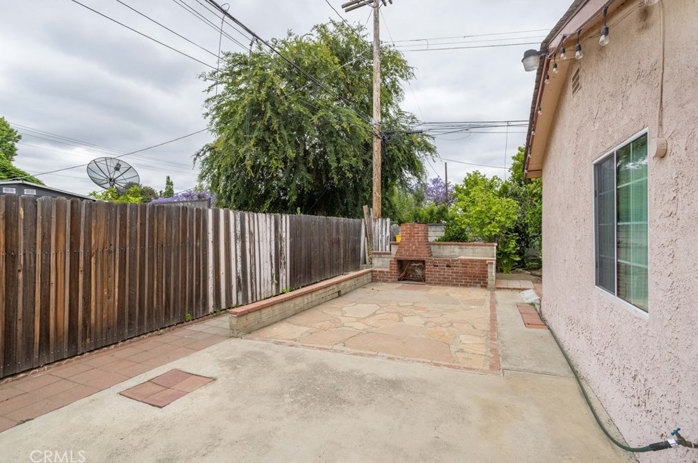 9663 Amboy Ave, Los Angeles CA  91331-3705 exterior