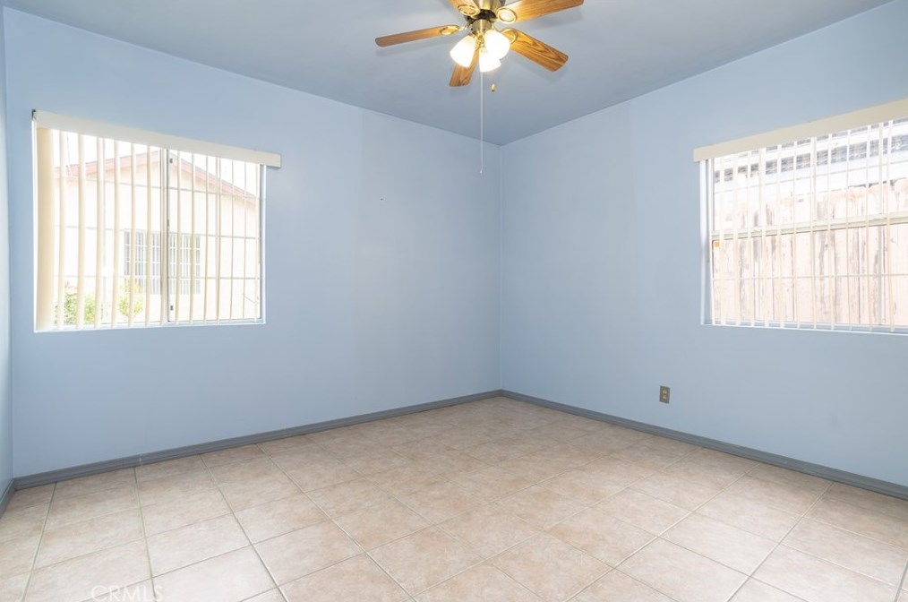 9663 Amboy Ave, Los Angeles CA  91331-3705 exterior