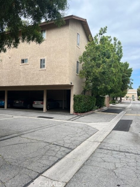 10233 De Soto Ave, Chatsworth CA  91311-7301 exterior