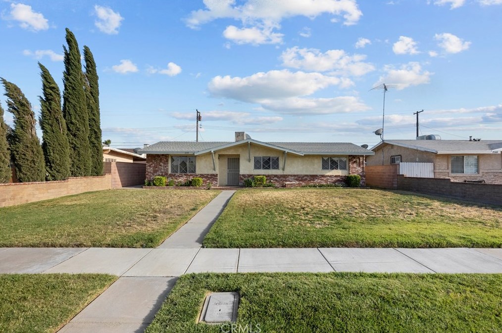 2130 Orange St, Tropico Village, CA 93560
