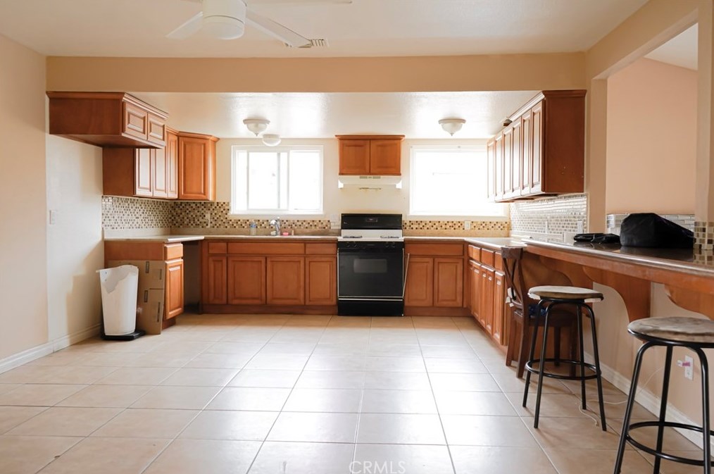 17818 Valencia Ave, Fontana, CA 92335