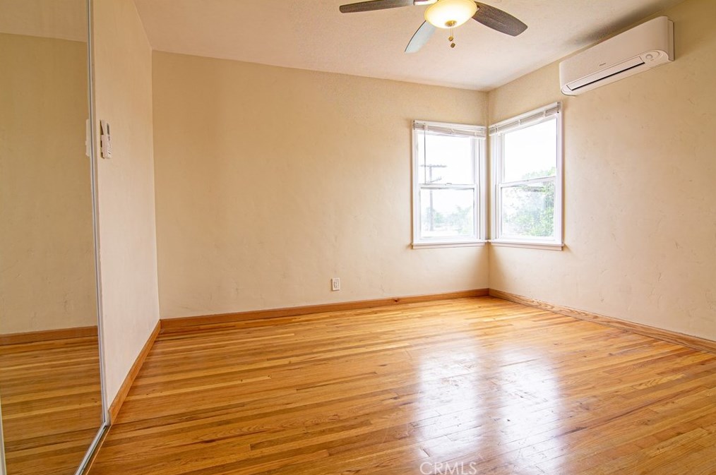 6806 Van Ness Ave, Los Angeles CA  90047-1654 exterior