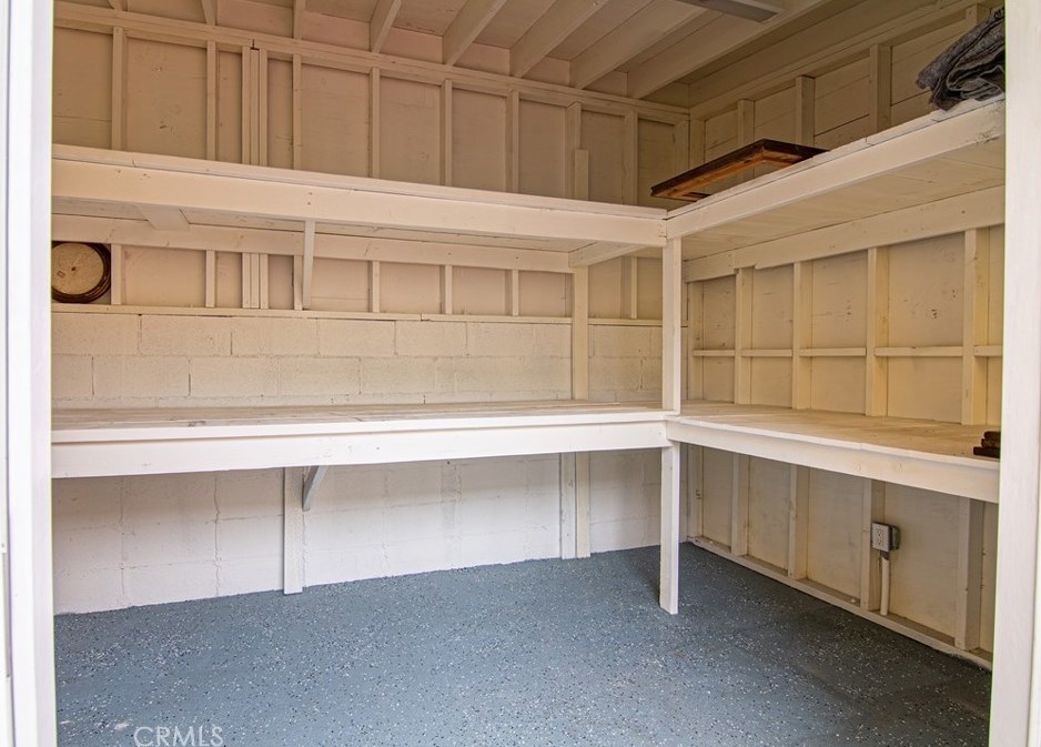 6806 Van Ness Ave, Los Angeles CA  90047-1654 exterior