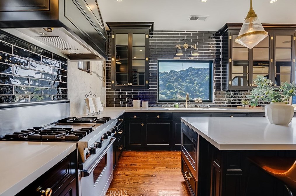 2169 Groveland Dr, Los Angeles CA  90046-1521 exterior