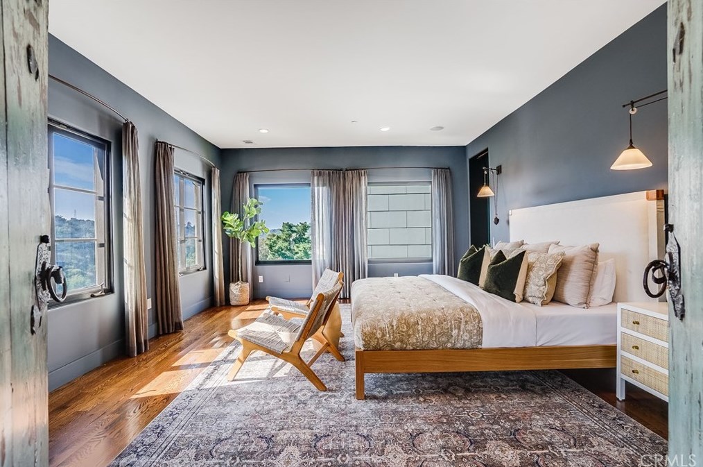 2169 Groveland Dr, Los Angeles CA  90046-1521 exterior