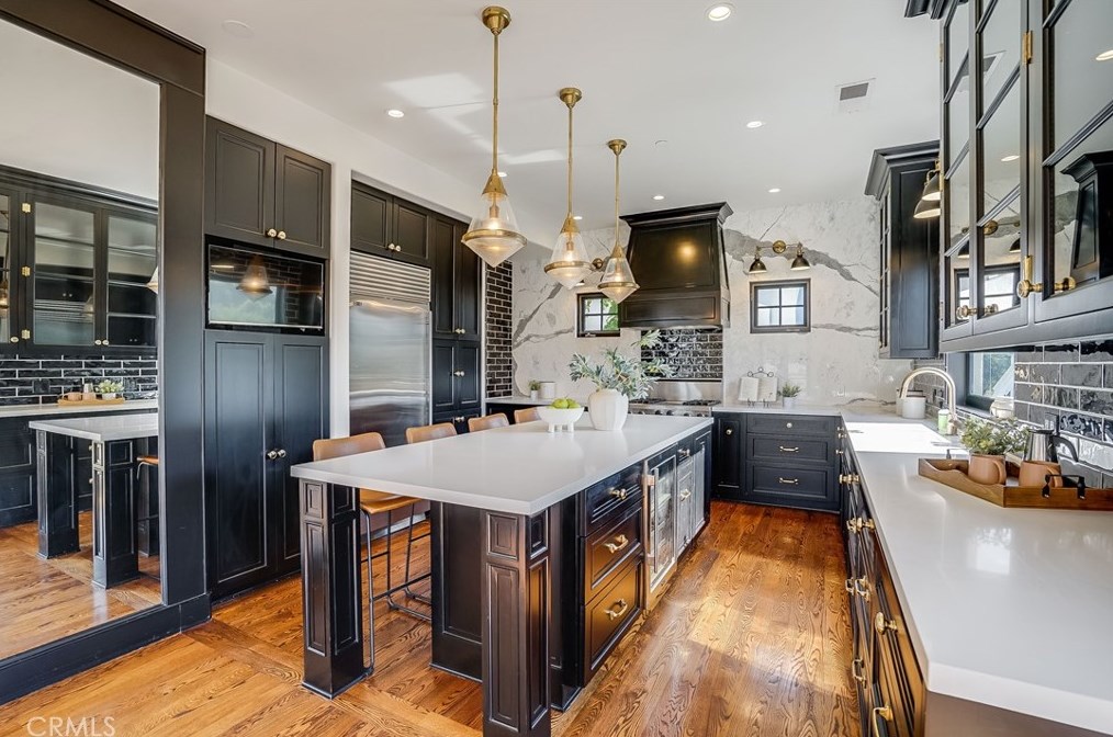 2169 Groveland Dr, Los Angeles CA  90046-1521 exterior