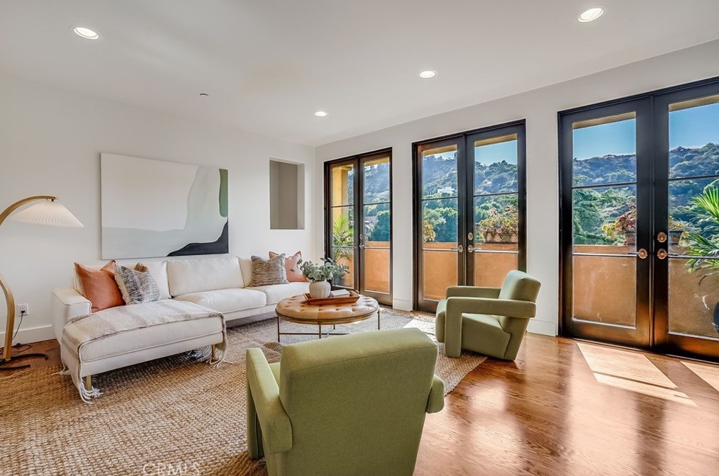 2169 Groveland Dr, Los Angeles CA  90046-1521 exterior