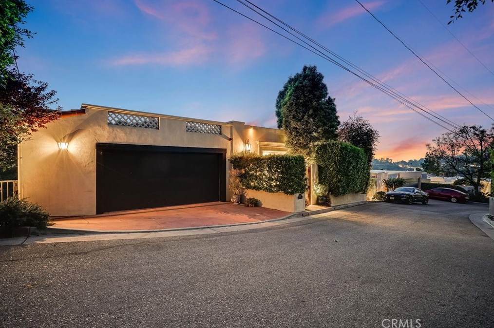 2169 Groveland Dr, Los Angeles CA  90046-1521 exterior