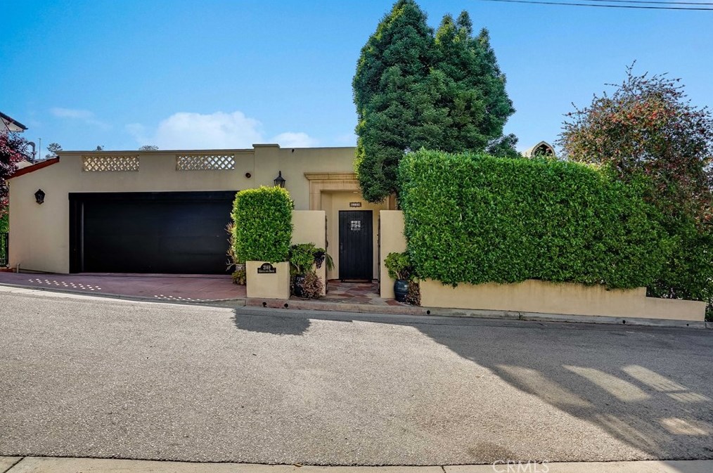2169 Groveland Dr, Los Angeles CA  90046-1521 exterior