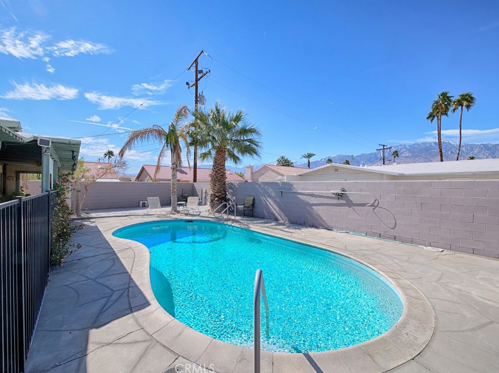 68125 Santelmo Rd, Cathedral City, CA 92234