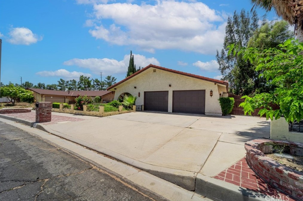 612 Callet St, Palmdale, CA 93551