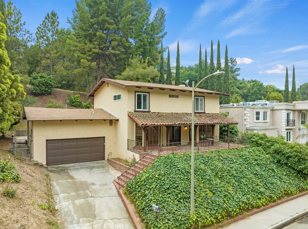 3334 Berry Dr, North Hollywood, CA 91604