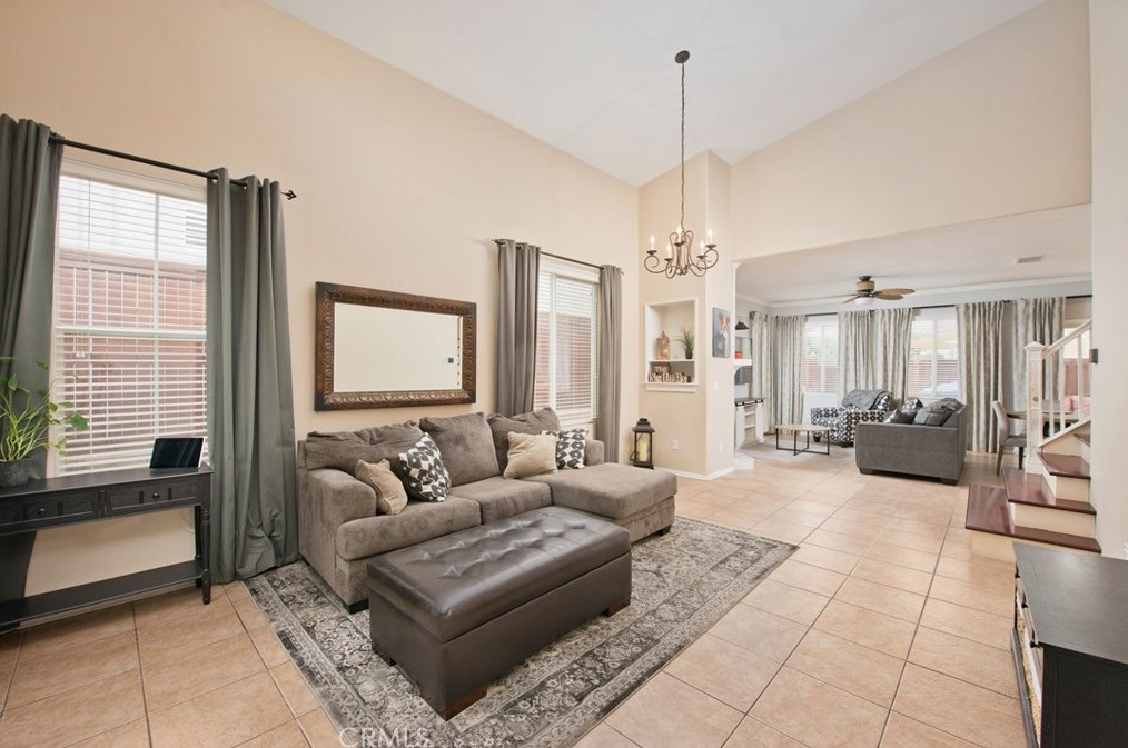 28314 Willow Ct, Santa Clarita, CA 91350