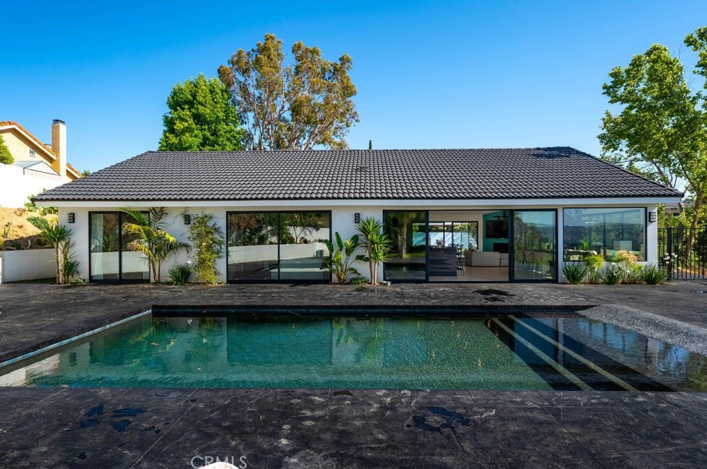 4211 Pickney Dr, Calabasas, CA 91302