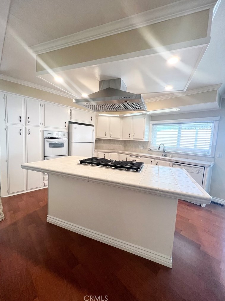 23777 Mulholland Hwy Spc 204, Calabasas, CA 91302