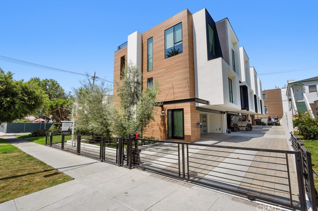 809 Detroit St, Los Angeles CA  90036-4813 exterior