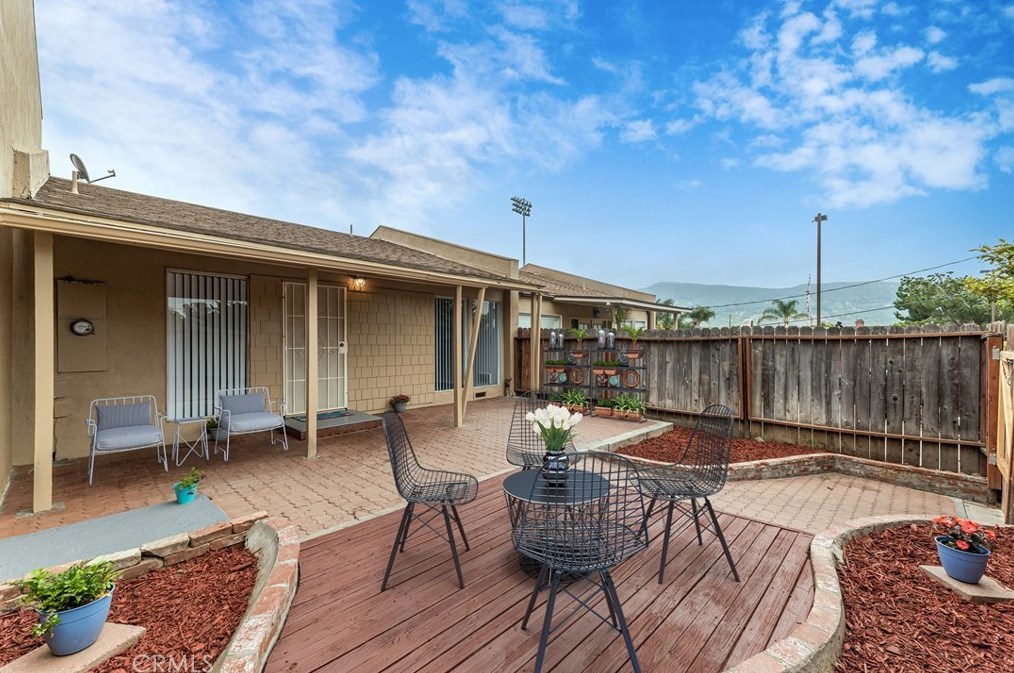 403 N Palm Ave, Santa Paula, CA 93060