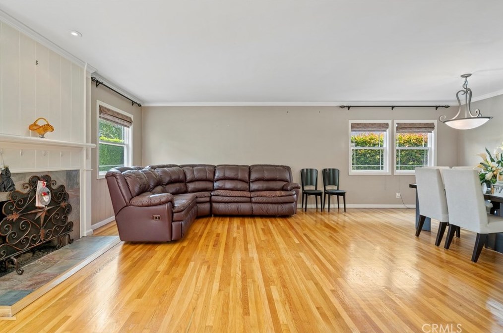 419 Almont Dr, Beverly Hills, CA 90211-3506