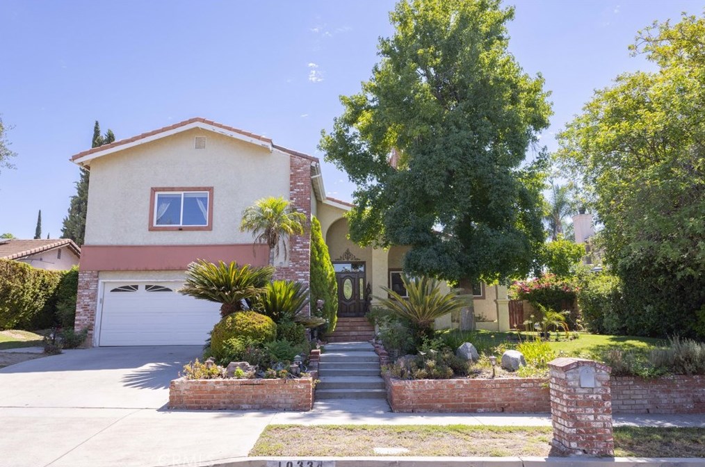 10334 Stafford Ln, Chatsworth, CA 91311-2559