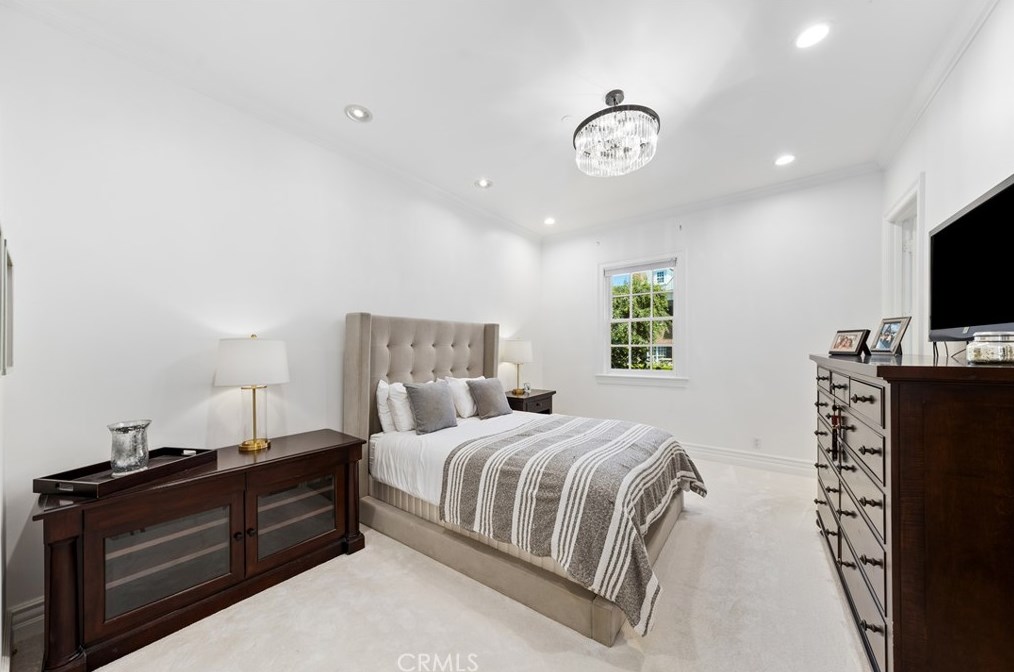 2816 Ladbrook Way, Thousand Oaks CA  91361-5325 exterior