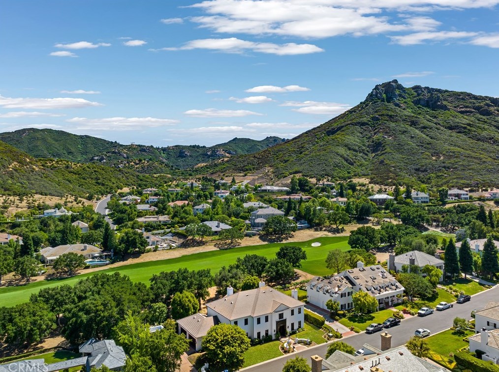 2816 Ladbrook Way, Thousand Oaks CA  91361-5325 exterior