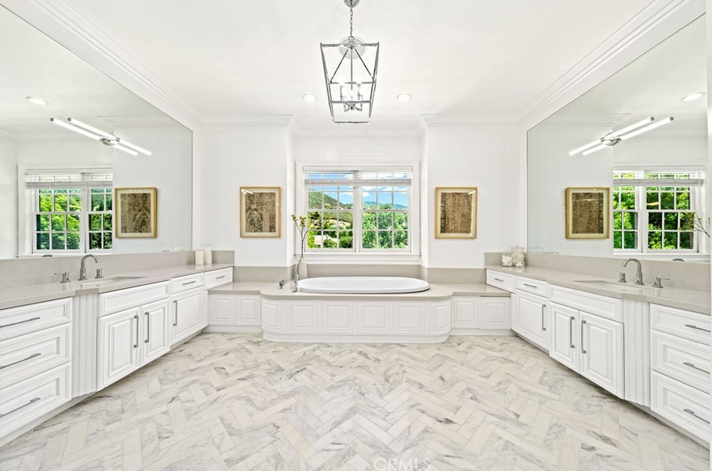 2816 Ladbrook Way, Thousand Oaks CA  91361-5325 exterior