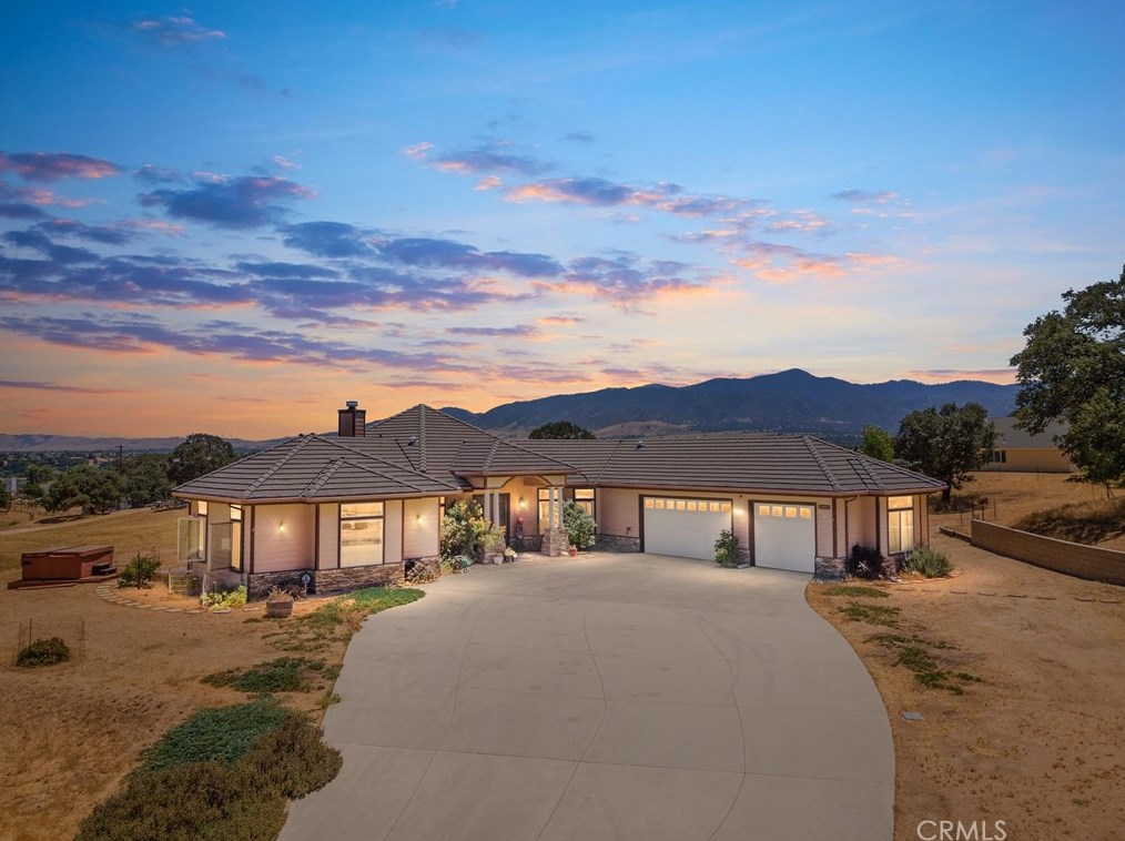 21080 Black Oak Dr, Tehachapi, CA 93561