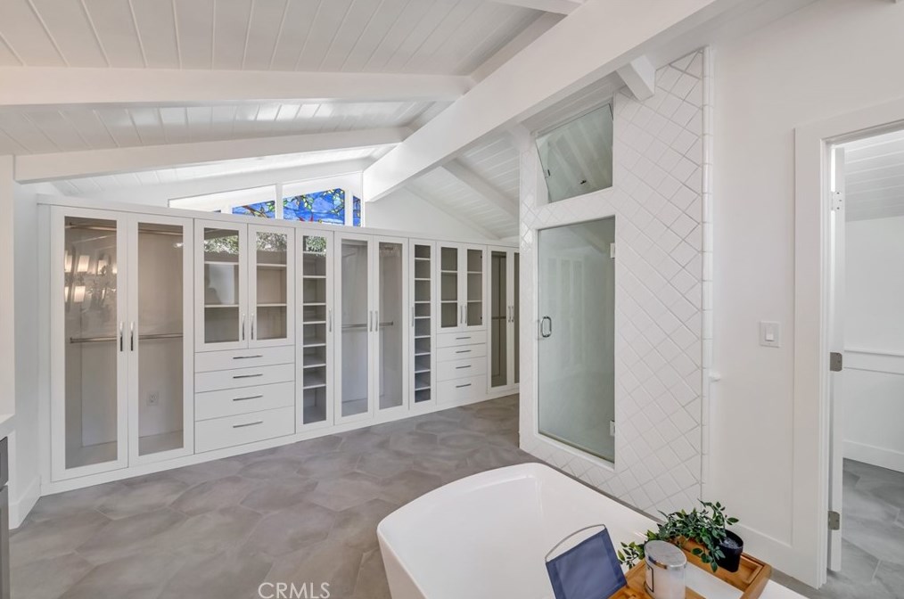 160 Thurston Ave, Los Angeles CA  90049-2422 exterior