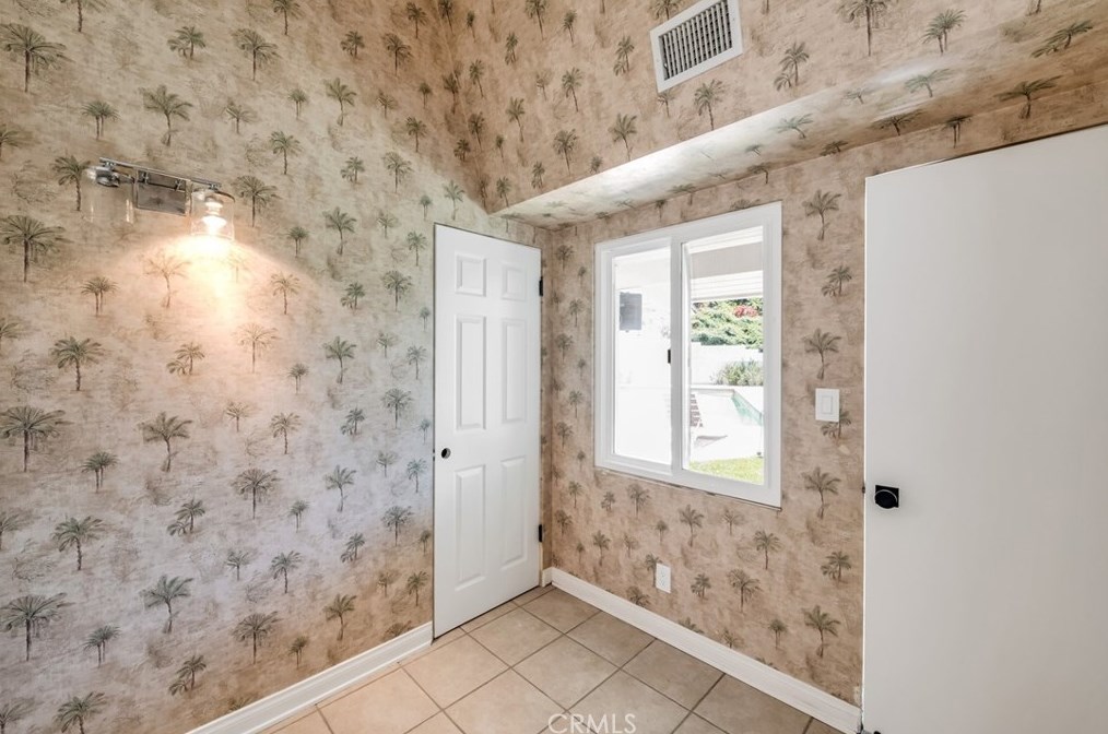 160 Thurston Ave, Los Angeles CA  90049-2422 exterior