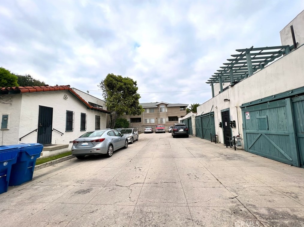 2376 Portland St, Los Angeles CA  90007-1958 exterior