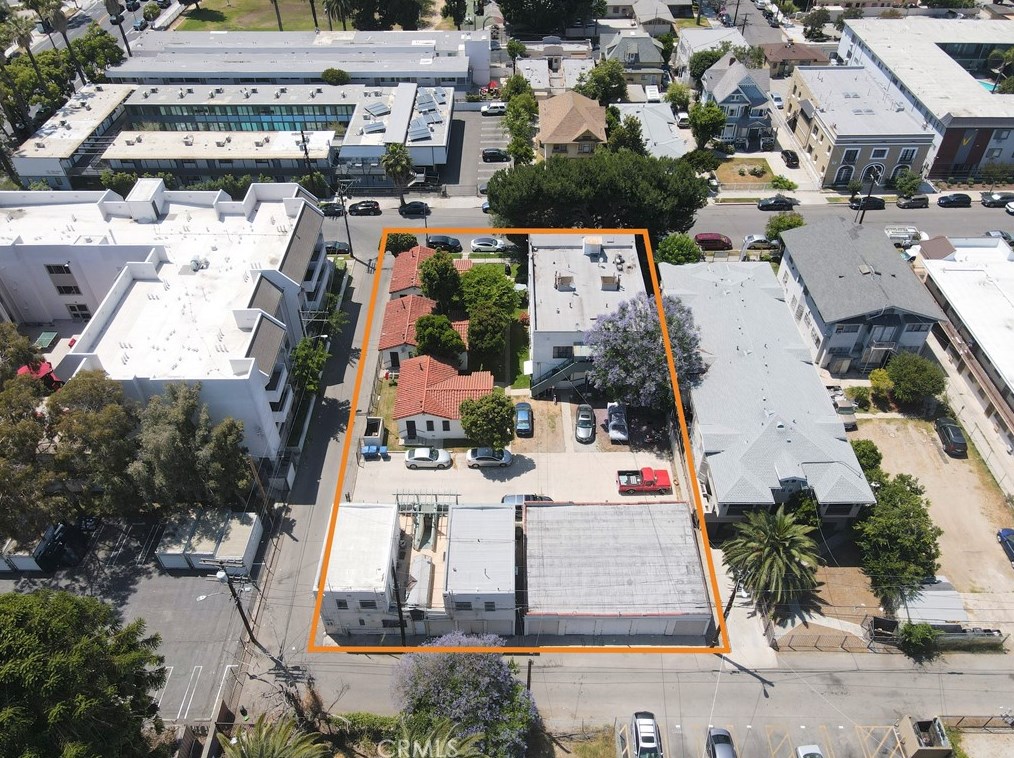 2376 Portland St, Los Angeles, CA 90007-1933