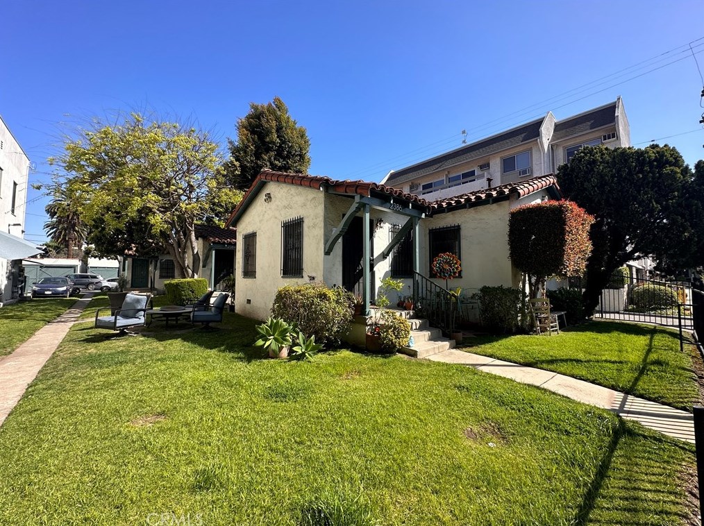 2376 Portland St, Los Angeles CA  90007-1958 exterior