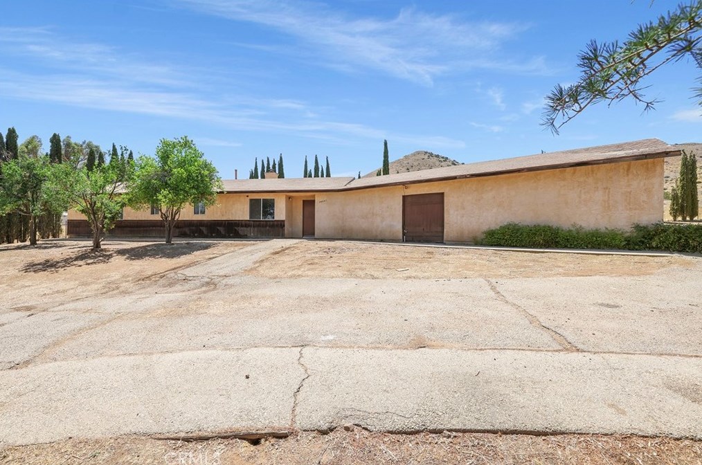 34043 Crown Valley Rd, Acton, CA 93510-1215