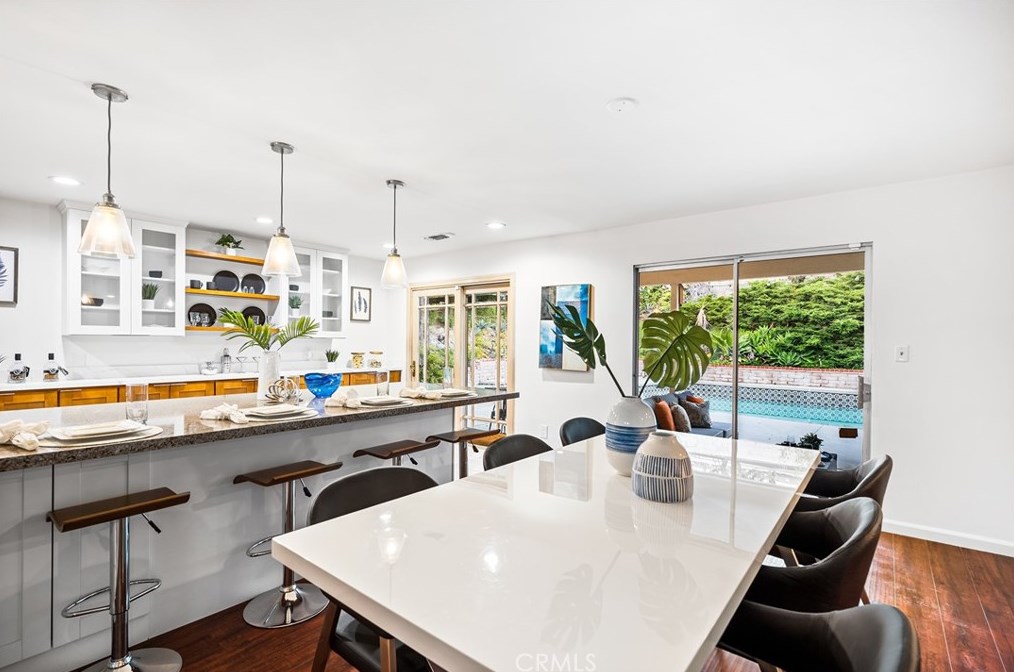 3940 Declaration Ave, Calabasas, CA 91302-5739