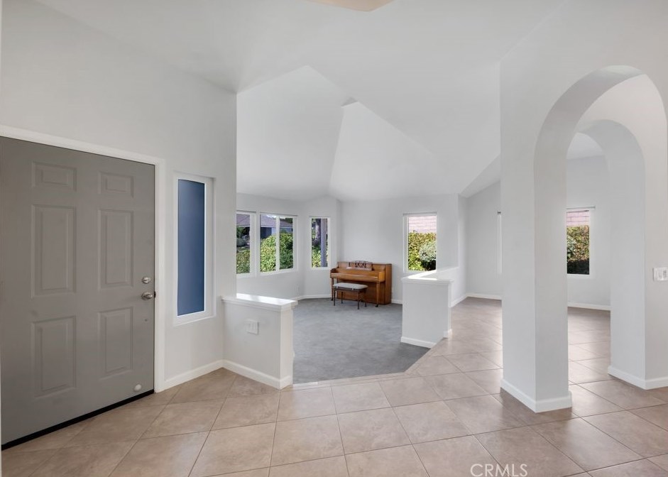 48 Cantera St, Thousand Oaks, CA 91360-2611