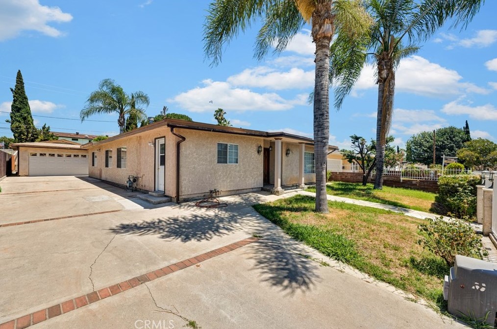 15851 Simonds St, San Fernando, CA 91344-3954