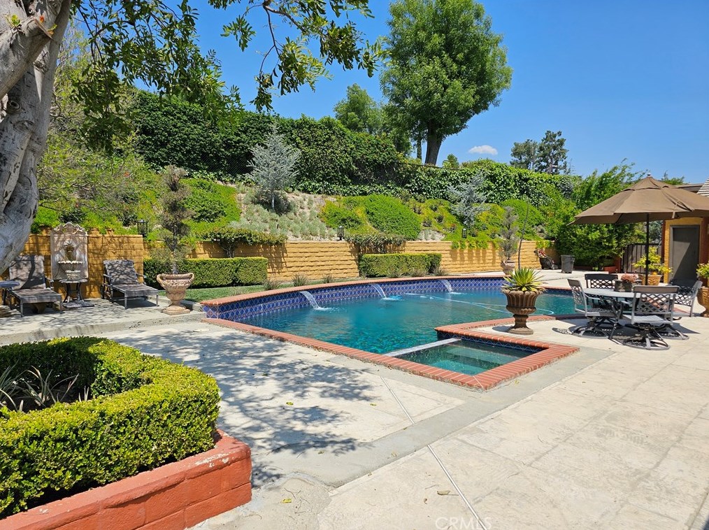 16631 Demaret Pl, San Fernando, CA 91344-2619