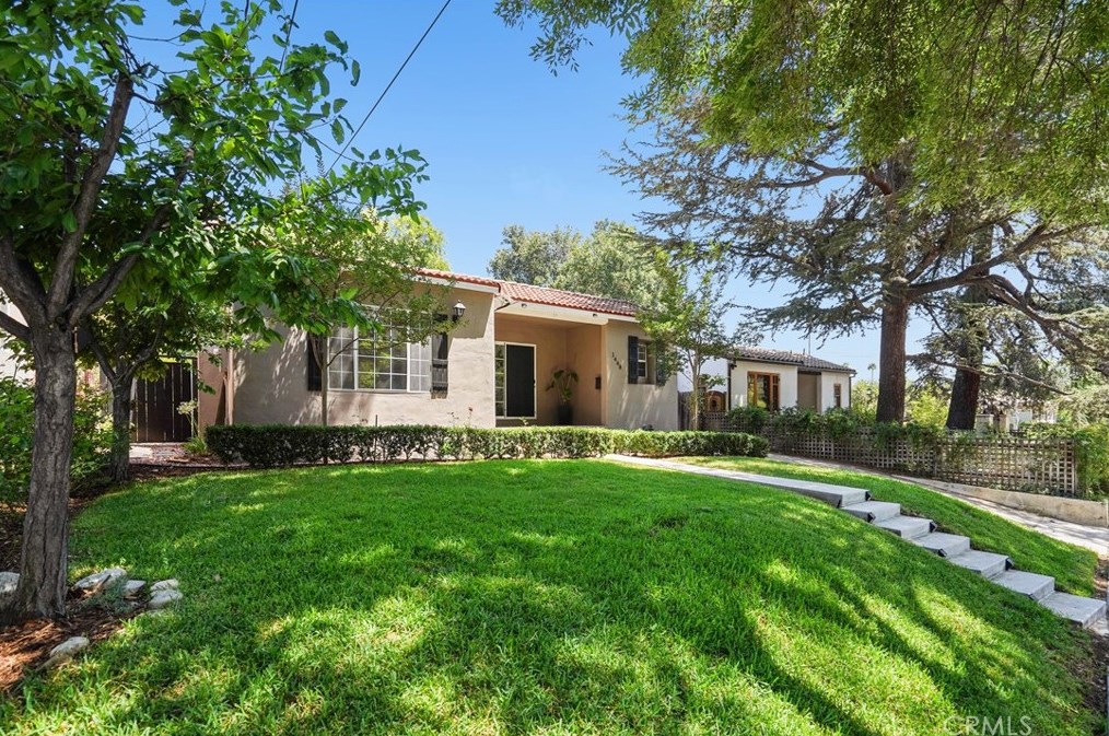 1468 Mentone Ave, Pasadena, CA 91103-2131